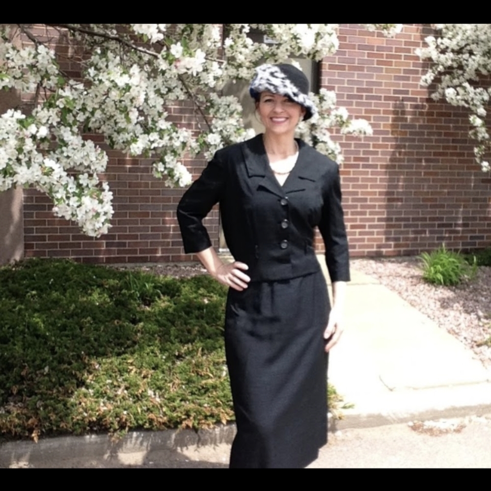 1950's 1960's BLACK SKIRT SUIT midcentury M